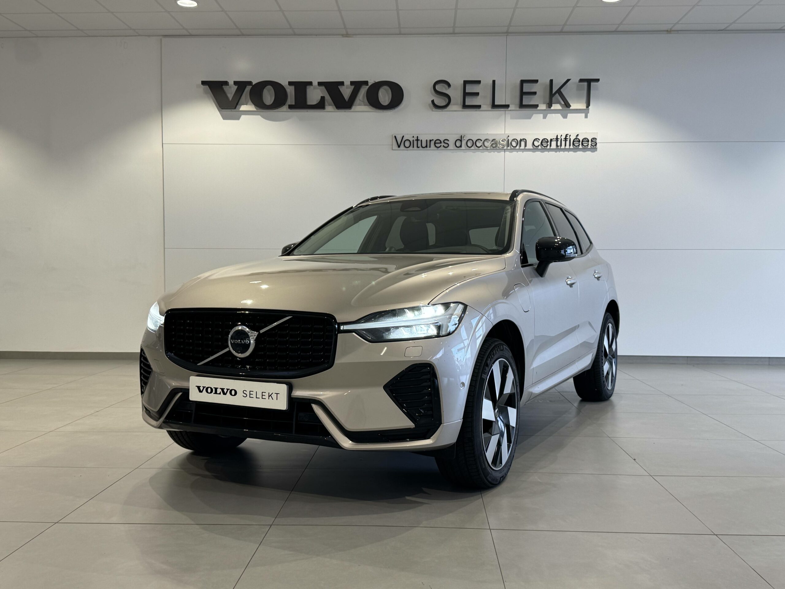 VOLVO XC60 XC60 T6 AWD Hybride rechargeable 253 ch+145 ch Geartronic 8