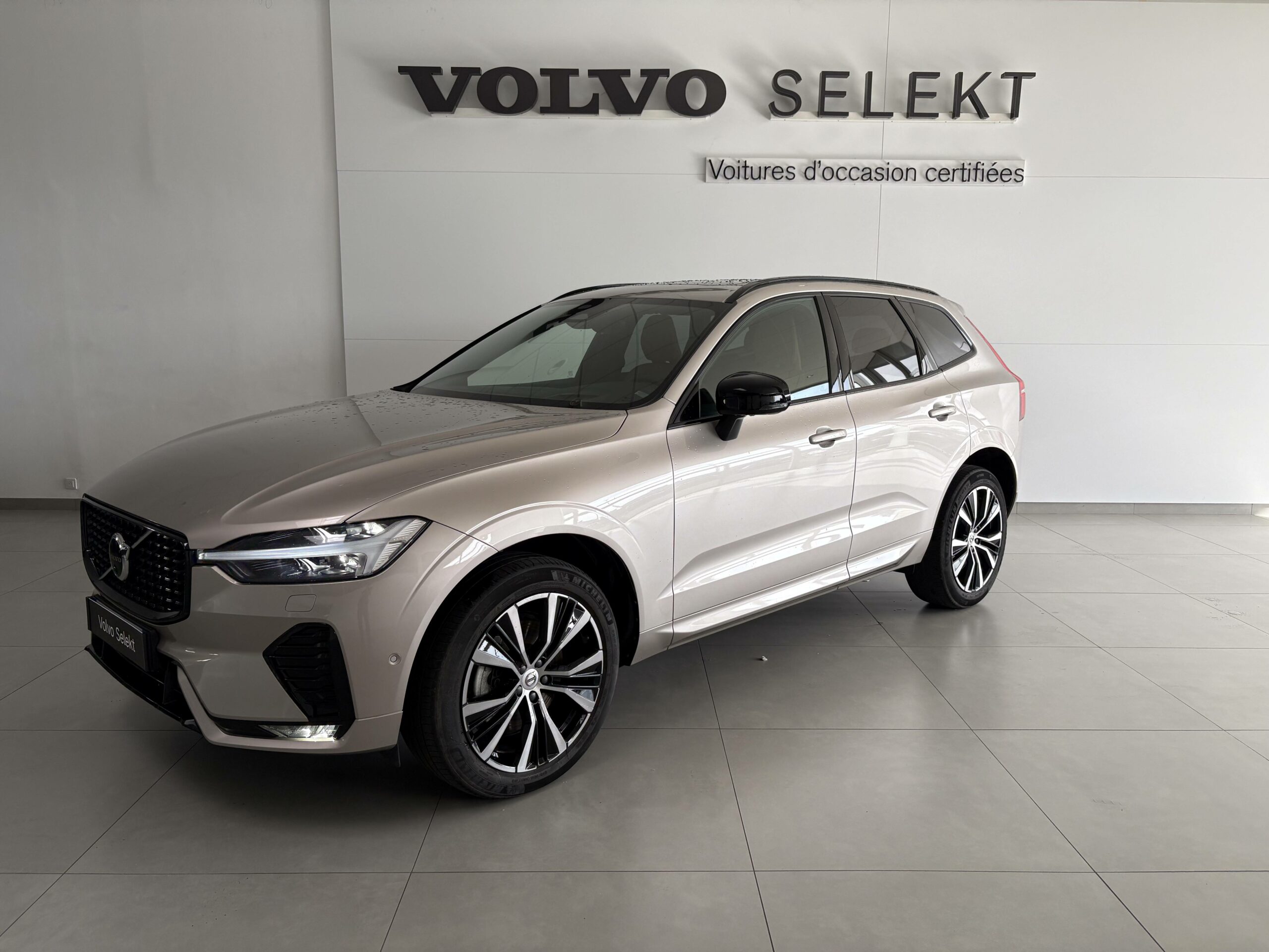 VOLVO XC60 XC60 B4 197 ch Geartronic 8
