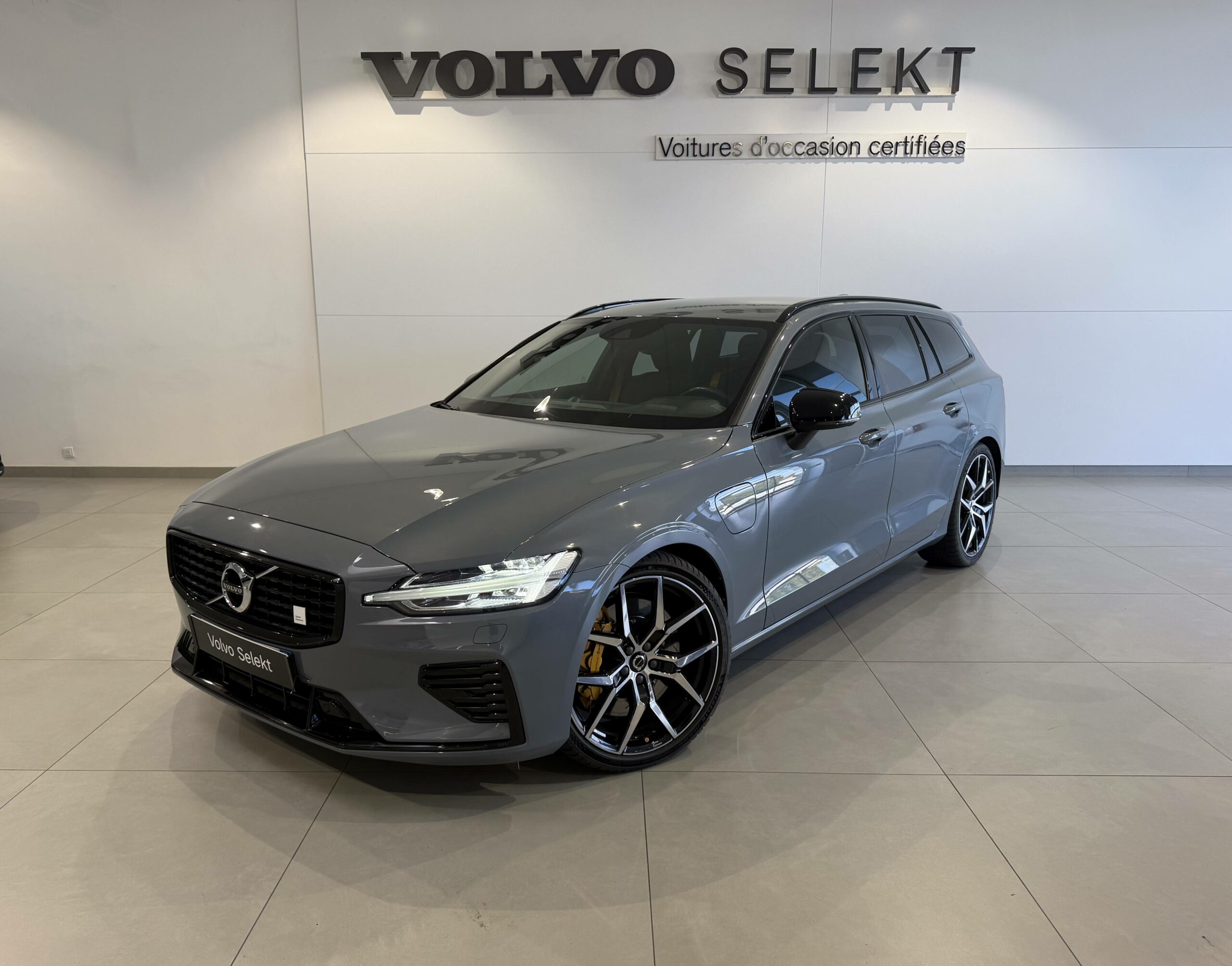 VOLVO V60 V60 T8 AWD 310 ch + 145 ch Geartronic 8